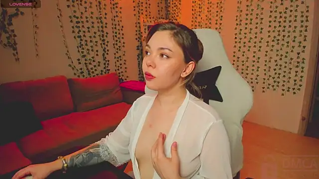 whoa-hoa-hoa-hoa-hoa online show from April 9, 6:13 pm