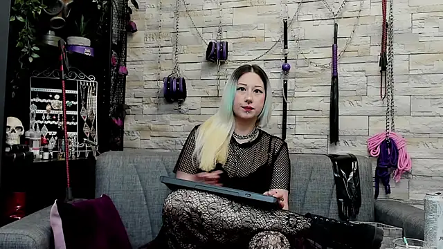 CruelMistress online show from March 29, 2:11 am