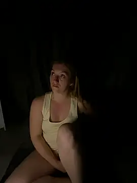 Snapshot of Stoner_BarbieXX chatting on July 20, 8:55 pm Stoner BarbieXX online show from July 20, 8:55 pm