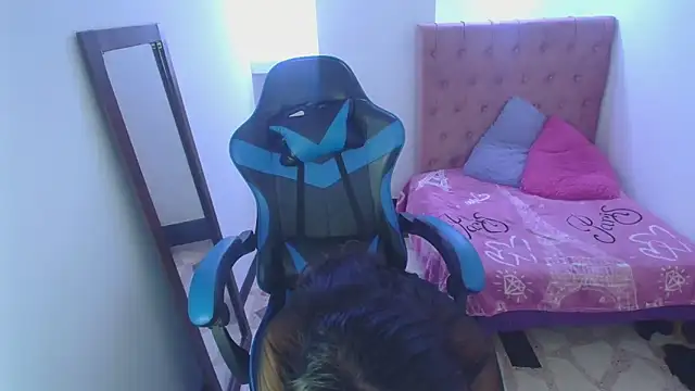 zoe connor19 online show from March 9, 7:37 pm