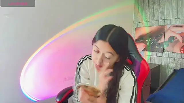 zoe connor19 online show from April 1, 8:50 pm