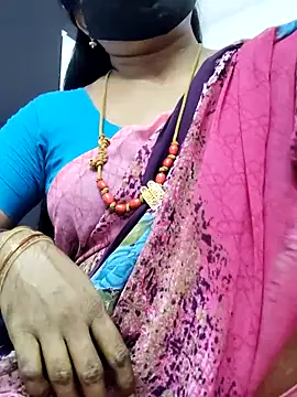 Snapshot of Tamilrojanew chatting on May 22, 10:43 am Tamilrojanew online show from May 22, 10:43 am