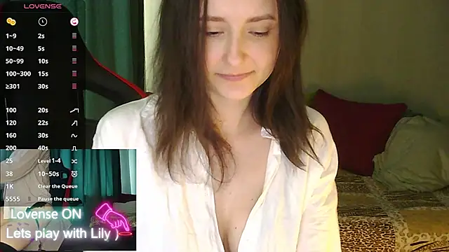 Snapshot of LilyXSky chatting on April 2, 11:30 am LilyXSky online show from April 2, 11:30 am