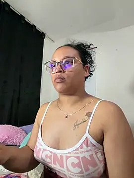 Snapshot of angela_angels_ chatting on June 7, 3:43 am angela angels online show from June 7, 3:43 am