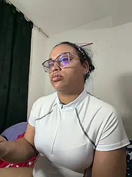 Snapshot of angela_angels_ chatting on June 14, 9:55 am angela angels online show from June 14, 9:55 am