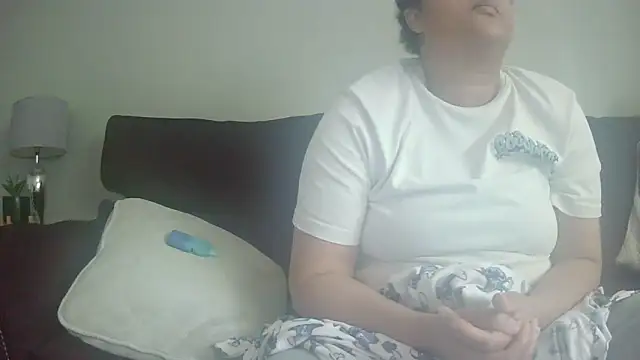 vanilla chocolate23 online show from June 9, 7:53 am