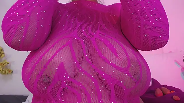 Nicol Love0 online show from April 8, 12:16 pm