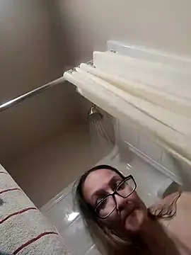 SweetVegasTits online show from December 20, 1:29 pm