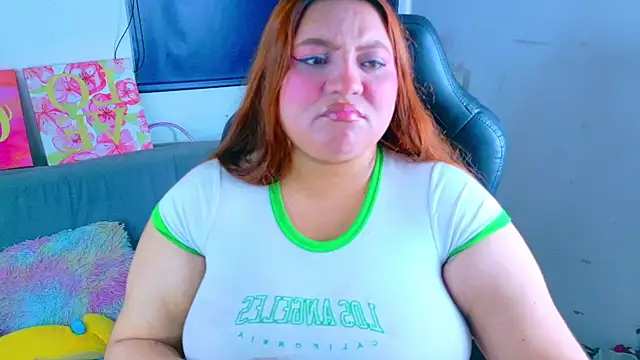 Snapshot of Rebeca_charme21 chatting on June 19, 12:31 pm Rebeca charme21 online show from June 19, 12:31 pm