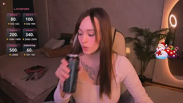 BadScarlet1 online show from December 19, 1:29 pm