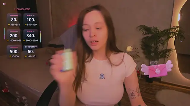 BadScarlet1 online show from January 18, 1:26 pm