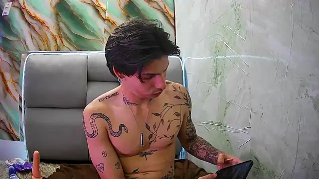 Apolo Hidalgo01 online show from February 3, 7:10 pm