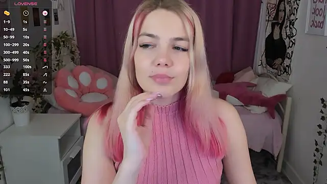 Snapshot of sweetty_ashley chatting on March 16, 6:45 pm sweetty ashley online show from March 16, 6:45 pm