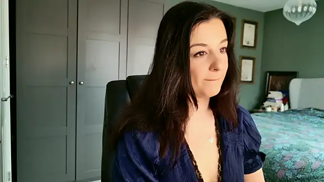 flatwhite0 online show from March 31, 9:21 am