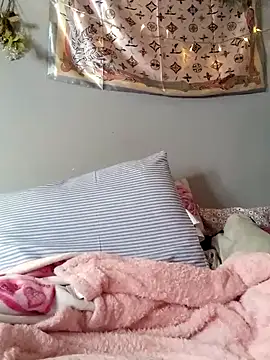 Snapshot of ebonycatlisaaaalime chatting on March 10, 1:54 pm ebonycatlisaaaalime online show from March 10, 1:54 pm