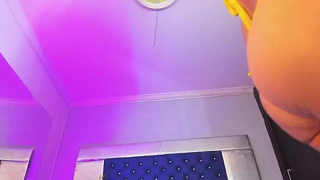 Eyleen Santos online show from June 21, 3:36 pm