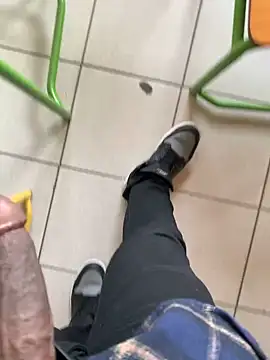 Snapshot of Black_mamba_madingo chatting on December 20, 12:05 pm Black mamba madingo online show from December 20, 12:05 pm