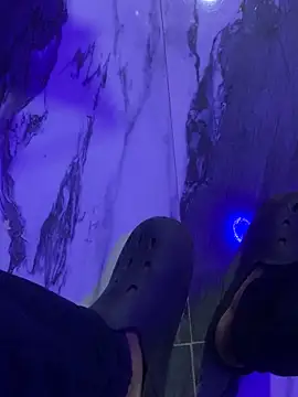 Snapshot of Black_mamba_madingo chatting on March 5, 3:51 pm Black mamba madingo online show from March 5, 3:51 pm