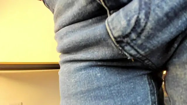 Caroline dh online show from April 13, 11:37 am