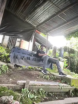 Jestebanano online show from April 8, 2:17 pm