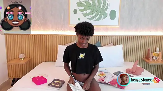 Snapshot of kenya_stone_1 chatting on October 23, 7:45 pm kenya stone 1 online show from October 23, 7:45 pm