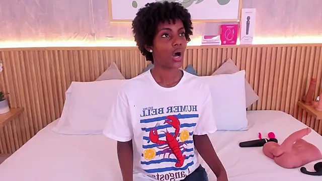 Snapshot of kenya_stone_1 chatting on December 5, 7:54 pm kenya stone 1 online show from December 5, 7:54 pm