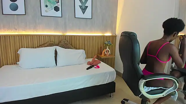 Snapshot of kenya_stone_1 chatting on February 20, 5:13 pm kenya stone 1 online show from February 20, 5:13 pm