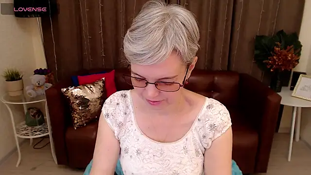 Cutie Erikaa1 online show from March 1, 2:37 am