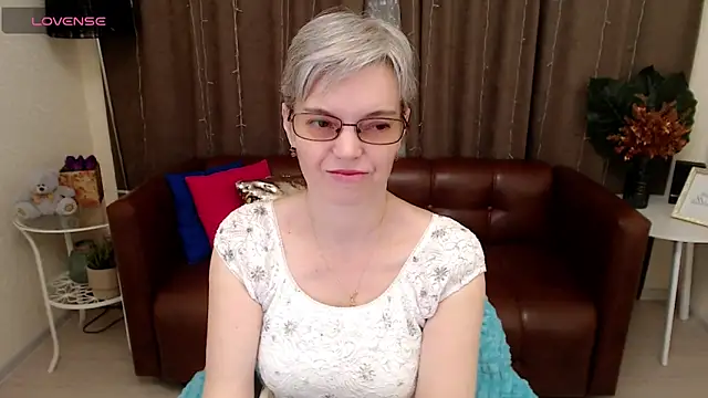 Cutie Erikaa1 online show from March 2, 2:19 am