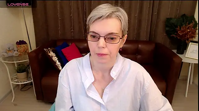 Cutie Erikaa1 online show from March 6, 2:30 am