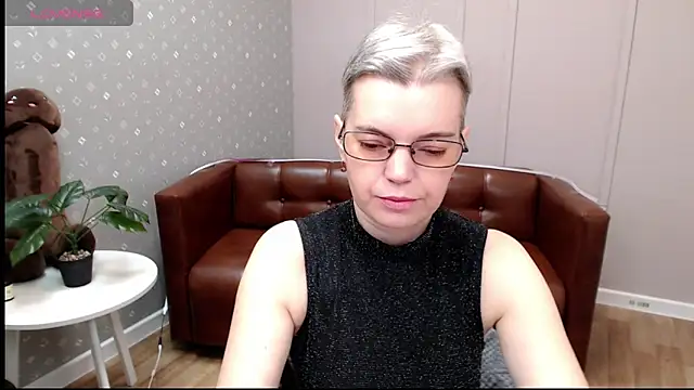 Cutie Erikaa1 online show from December 5, 2:20 am