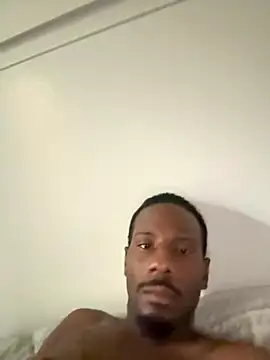 Snapshot of louu51 chatting on October 9, 2:15 pm louu51 online show from October 9, 2:15 pm