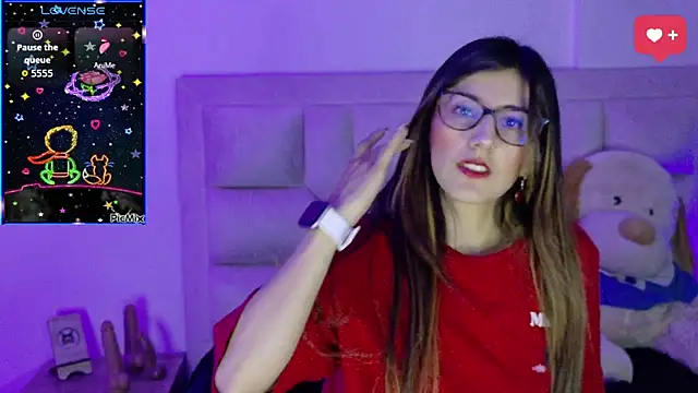  jade white  online show from April 9, 12:21 pm