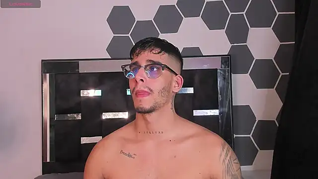 iamcamiloo  online show from February 15, 4:58 am