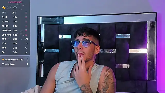 iamcamiloo  online show from March 4, 4:38 am