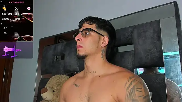 iamcamiloo  online show from October 1, 5:13 am