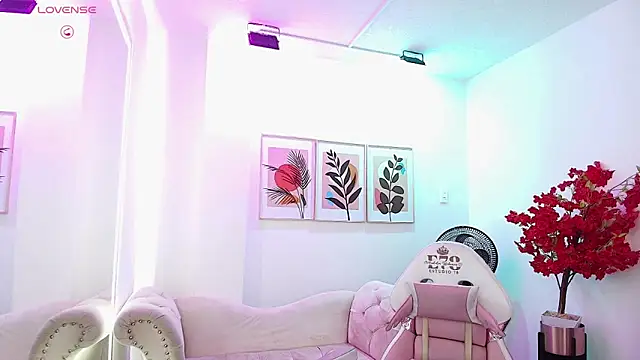 Ema louis  online show from March 13, 12:34 pm