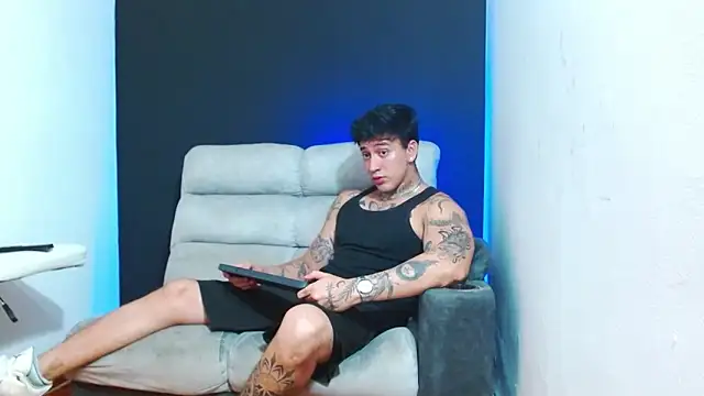 Snapshot of JUSTIN_FULLER1 chatting on May 8, 10:48 pm JUSTIN FULLER1 online show from May 8, 10:48 pm