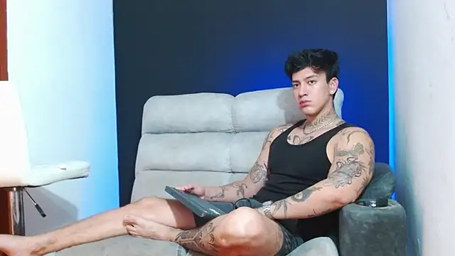 Snapshot of JUSTIN_FULLER1 chatting on May 14, 5:53 pm JUSTIN FULLER1 online show from May 14, 5:53 pm