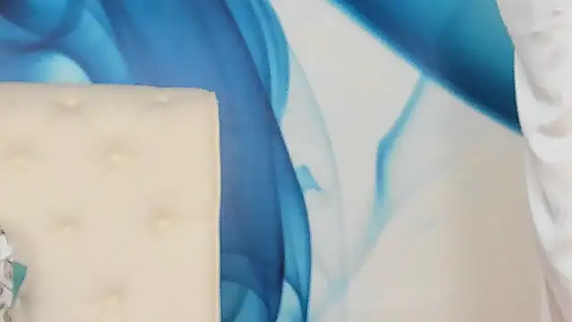 SkinnyDolly online show from April 19, 2:11 am