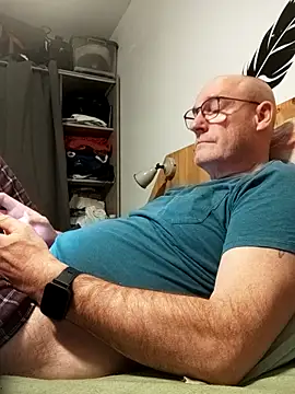 bogland33 online show from February 3, 7:19 pm