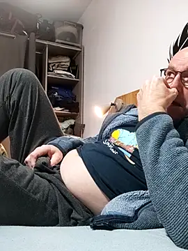 bogland33 online show from March 16, 8:13 pm