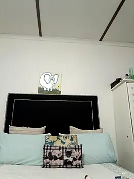 contagiousqueen online show from February 17, 6:21 am