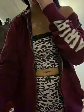 kittyprettybby online show from May 23, 3:49 pm