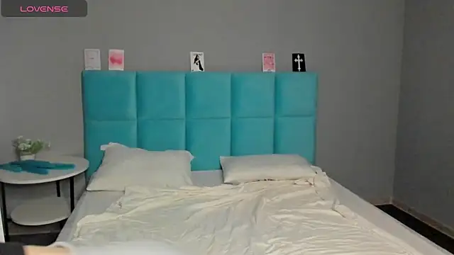 Esme Runn online show from December 3, 10:28 am