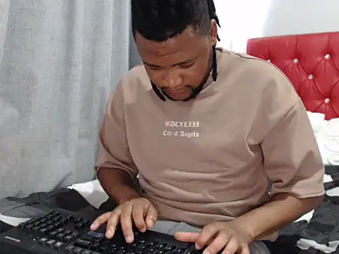 Snapshot of sexybobreezy chatting on February 11, 3:06 pm sexybobreezy online show from February 11, 3:06 pm