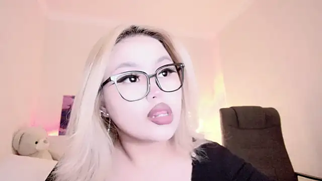 Snapshot of amelia_sunlight chatting on December 19, 1:07 am amelia sunlight online show from December 19, 1:07 am