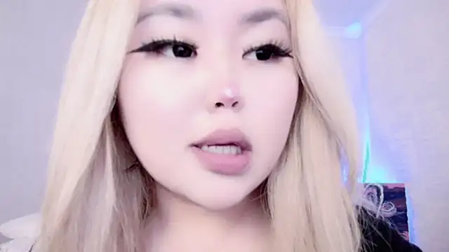 Snapshot of amelia_sunlight chatting on January 8, 7:56 pm amelia sunlight online show from January 8, 7:56 pm