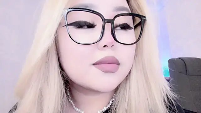 Snapshot of amelia_sunlight chatting on January 18, 10:49 pm amelia sunlight online show from January 18, 10:49 pm