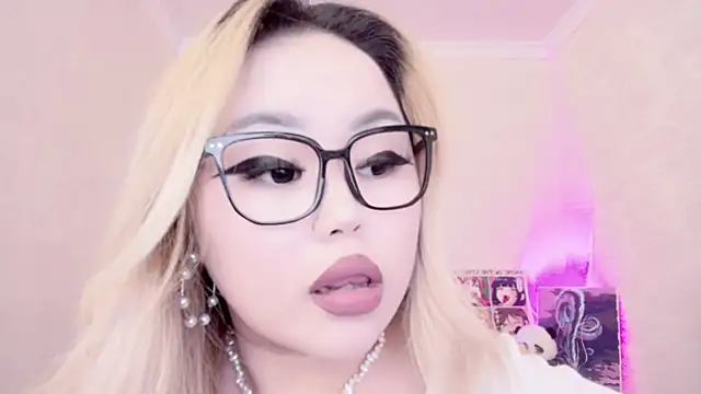 Snapshot of amelia_sunlight chatting on February 19, 1:08 am amelia sunlight online show from February 19, 1:08 am